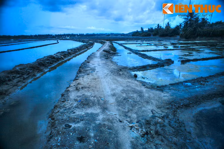Một số hình ảnh khác về đồng muối Sa Huỳnh.