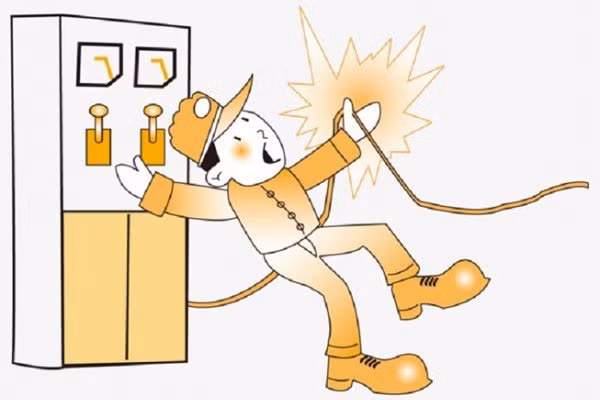 Khi gặp nạn nhân bị điện giật, bác sĩ Long khuyến cáo người dân không nên chạm trực tiếp do cơ thể họ vẫn mang dòng điện bên trong. Do đó, chúng ta cần tìm cách ngắt kết nối nguồn điện nhanh nhất có thể, không cố giải phóng bệnh nhân nếu đường dây điện áp cao trước khi điện được tắt. (Ảnh minh họa)