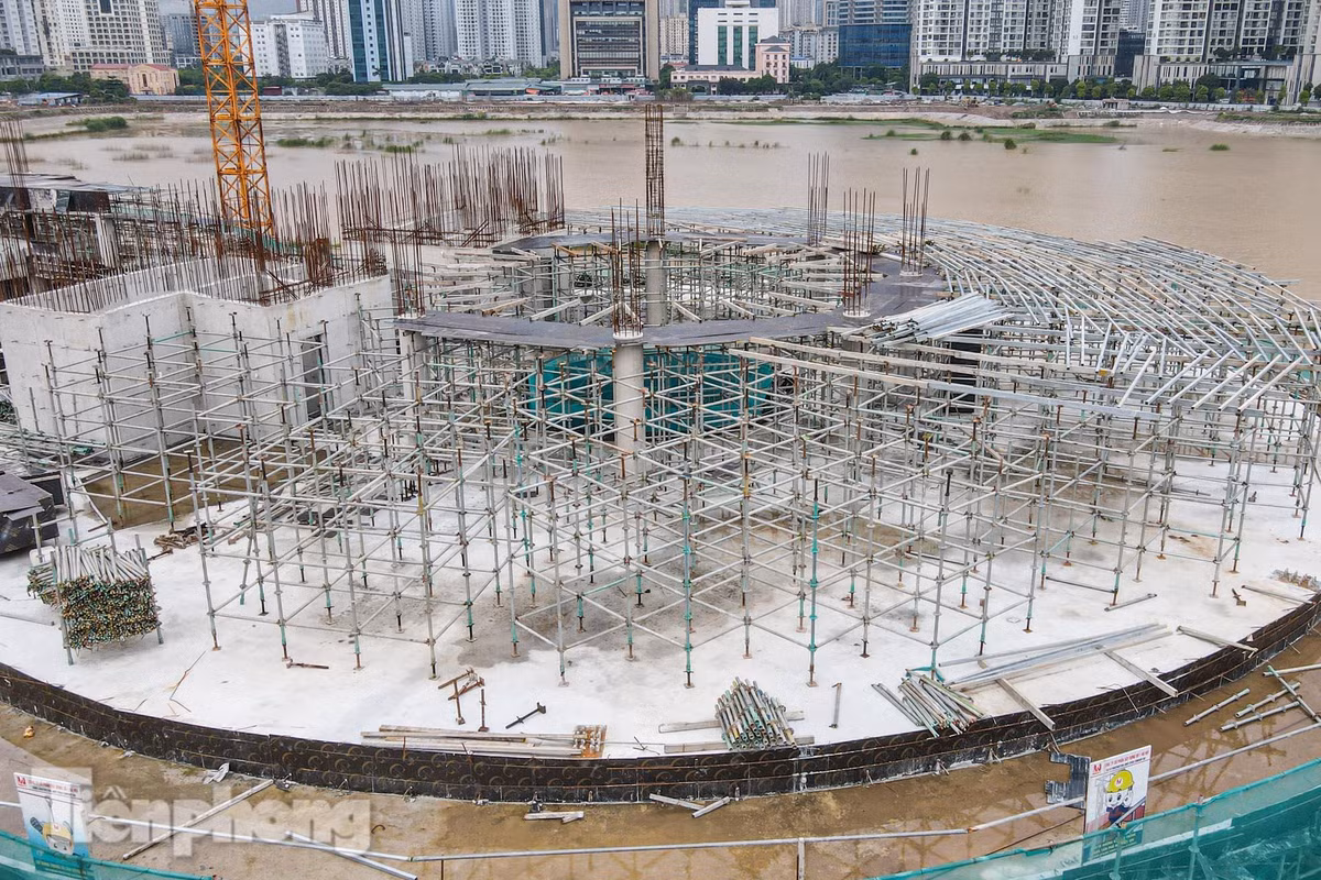 Các hạng mục của dự án đang khẩn trương được hoàn thiện. (Ảnh: Tiền Phong).