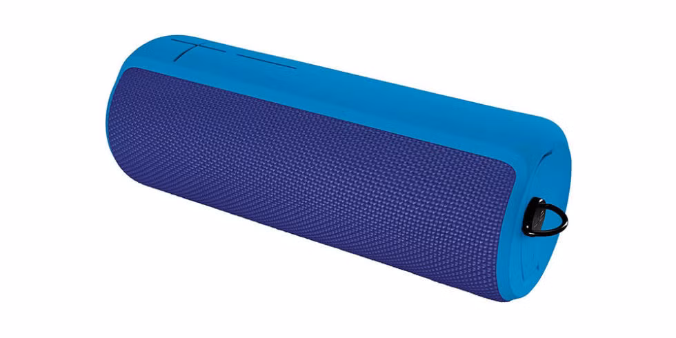 Là phiên bản tiếp theo của loa Bluetooth UE Boom, loa UE Boom 2 có khả năng chống nước, chịu được nén, sóc. Viên pin khỏe cho phép nghe nhạc tới 15 tiếng với âm lượng trung bình. Khoảng cách loa có thể kết nối ổn định với thiết bị của bạn là 20m.