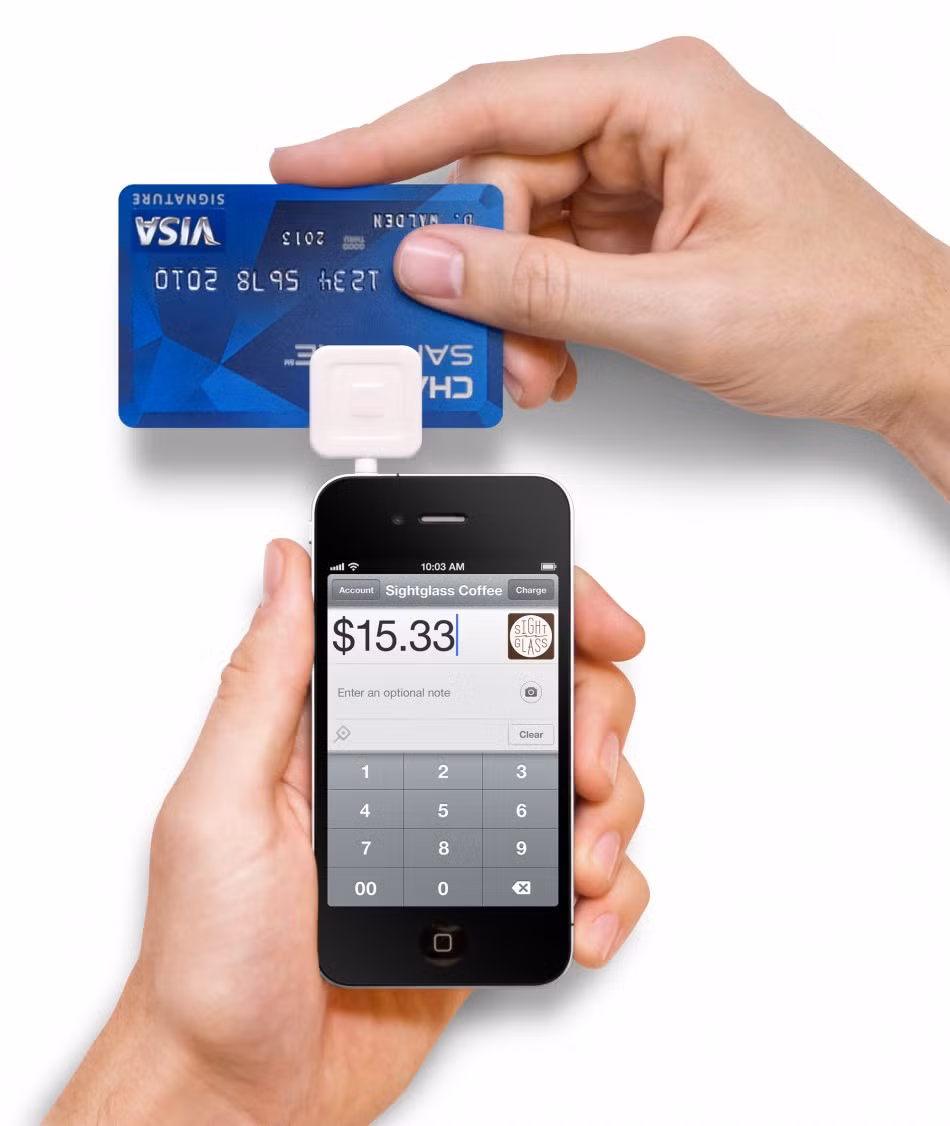 Square Reader giúp người dùng đọc thẻ tín dụng chỉ trong vài giây. Ảnh: Reddit.