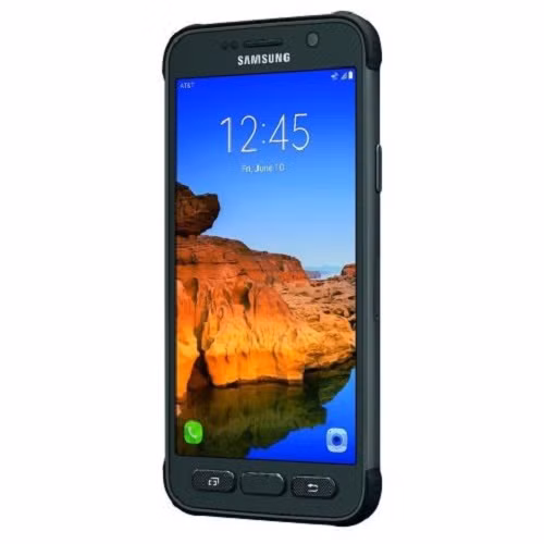 So với người anh em Galaxy S7/S7 Edge, Samsung Galaxy S7 Active có hiết kế thực tế và kém thẩm mỹ hơn nhưng lại mang đến người dùng trải nghiệm khá an toàn. Ảnh: BestProduct.