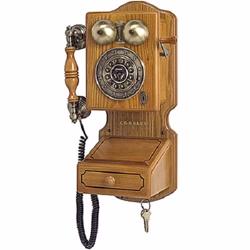 Được giới thiệu vào năm 1920, chiếc điện thoại cố định này sở hữu một tay cầm để quay số.