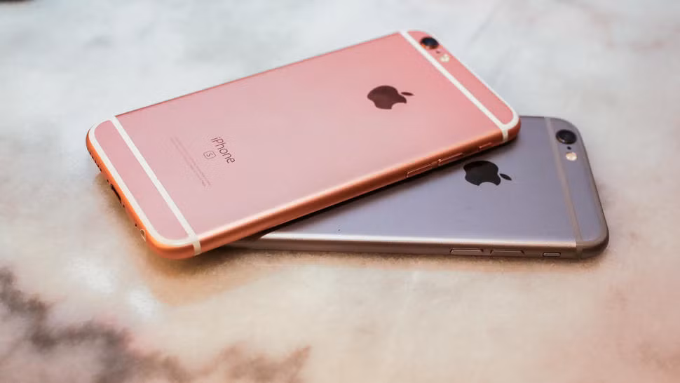 Cũng như nhiều thiết bị điện tử khác, để máy iPhone quá nóng sẽ làm pin nhanh cạn, thậm chí khiến iPhone bị chết đột ngột. Ảnh: iPhone Hook.