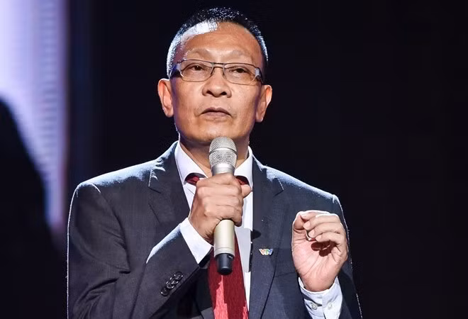 Nhà báo Lại Văn Sâm lần đầu dẫn một đêm nhạc bán vé.