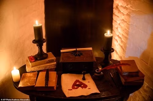 “Sự kiện này là một cách làm sống lại cuốn tiểu thuyết nổi tiếng Dracula, và sẽ đem lại cho mọi người cảm giác sợ hãi đến tận cùng”, Dacre Stoker nói. Nguồn ảnh: Daily Mail