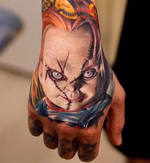 Một trong những hình xăm hoàn hảo nhất để tái hiện Chucky trong ma búp bê.