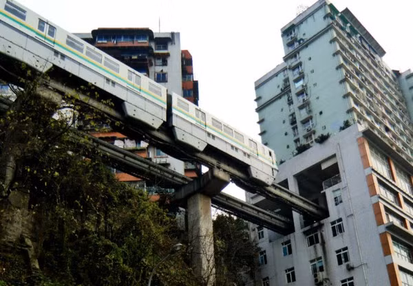 Đến năm 2020, hệ thống này sẽ gồm có 6 tuyến thẳng và 1 tuyến vành đai; tuyến 1 và tuyến 6 sẽ là các tuyến ngầm còn tuyến 2 và 3 sẽ là monorail. Những cải tiến này sẽ tăng thêm cho thành phố 363,5 km đường bộ, đường sắt và thành phố cũng sẽ có thêm 93 ga đường sắt mới.