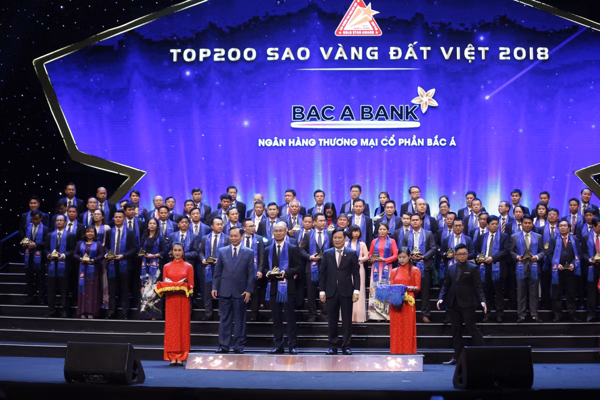 BAC A BANK gianh Giai thuong Sao Vang dat Viet ngay lan dau tien tham gia