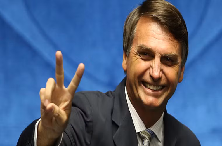 Trong bài phát biểu sau khi giành chiến thắng, ông Bolsonaro cam kết sẽ thực hiện các lời hứa tranh cử, đặc biệt là chống tham nhũng. Ông cũng hứa sẽ cải cách tài chính chính phủ và tái định hướng các mối quan hệ ngoại giao. Ảnh: InformationLiberation.