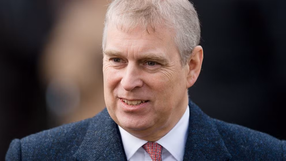 Hoàng tử Andrew, con trai thứ hai của Nữ hoàng Elizabeth II, làm việc trong chính phủ Anh. Ảnh: ABC News.