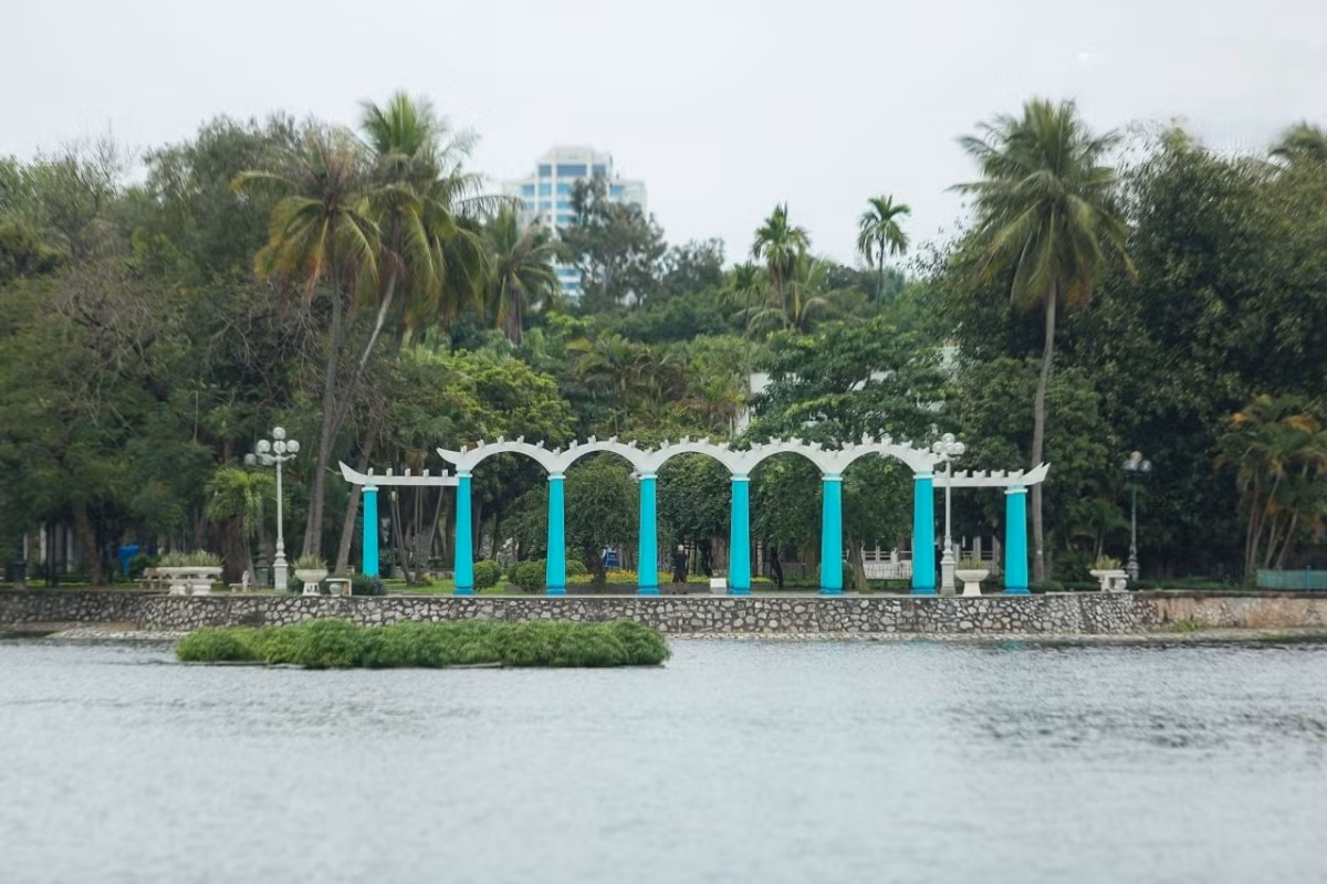 Ha Noi day nhanh cai tao, nang cap va xay moi cong vien, vuon hoa