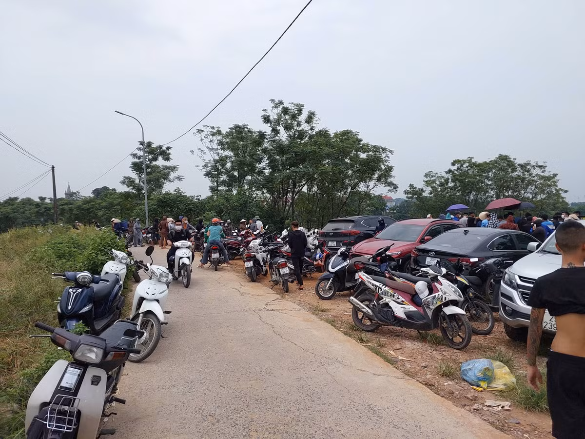 Trong ngày 17/8, hay tin lực lượng cứu hộ 116 Thái Bình sẽ được bổ sung về nhân lực và trang thiết bị, bao gồm 2 ca nô và camera chụp ảnh dưới nước, nhiều người hy vọng tìm thấy thiếu nữ xấu số.
