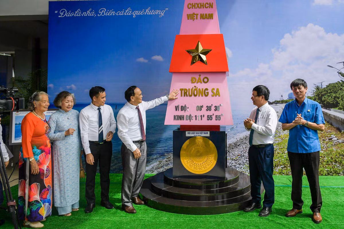Tuan le trung bay anh voi chu de “Tu hao bien, dao Viet Nam”