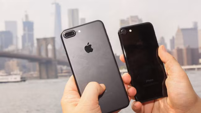 Dong iPhone nao co quyen 