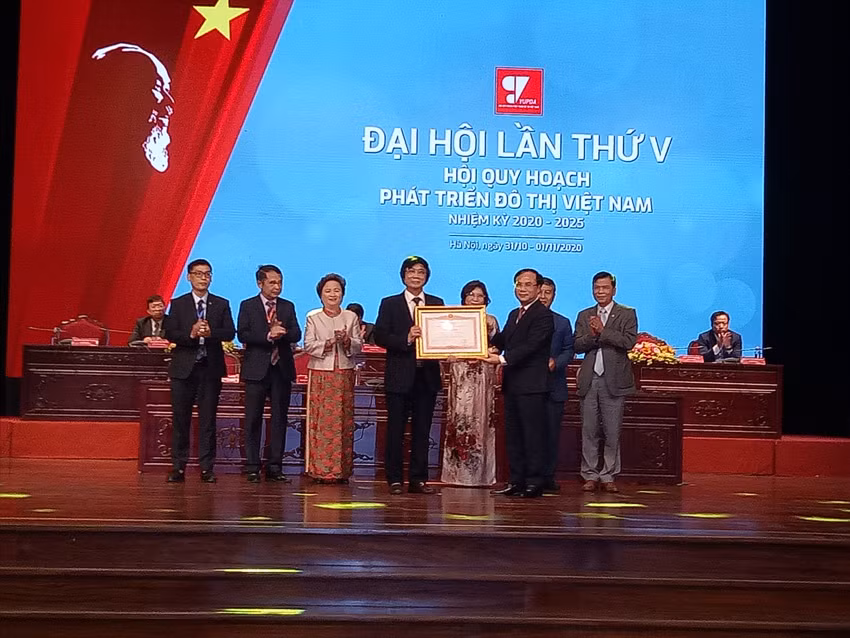 Ong Tran Ngoc Chinh tiep tuc duoc bau lam Chu tich VUPDA khoa V nhiem ky 2020-2025