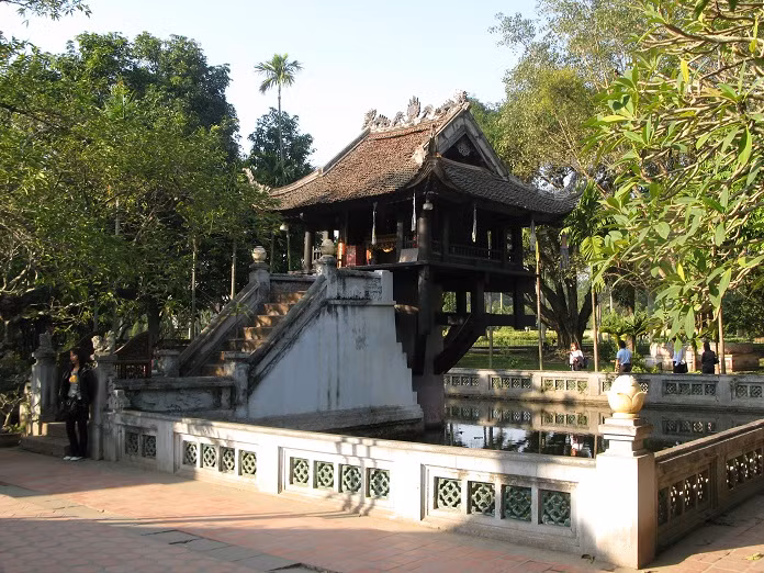 Tổ chức kỷ lục của châu Á xếp Chùa Một Cột vào mục ngôi chùa có kiểu kiến trúc độc đáo nhất châu Á vào năm 2012.