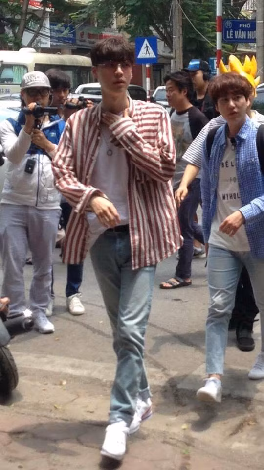 Ahn Jae Hyun, Kyuhyun gay xon xao khi xuat hien o Ha Noi