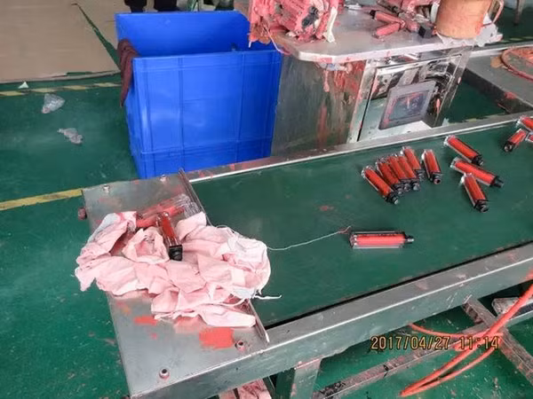 Cảnh sát thu giữ gần 1,8 triệu sản phẩm nhái cùng 4,4 triệu bao bì giả của nhiều hãng mỹ phẩm từ cao cấp tới bình dân.