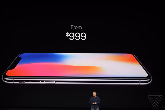 Giống iPhone 8/iPhone 8 Plus, iPhone X có các phiên bản 64 và 256 GB. Giá bán của máy từ 999 USD. Máy cho nhận đặt trước từ ngày 29/10 và bán ra vào ngày 3/11. Ảnh: The Verge.