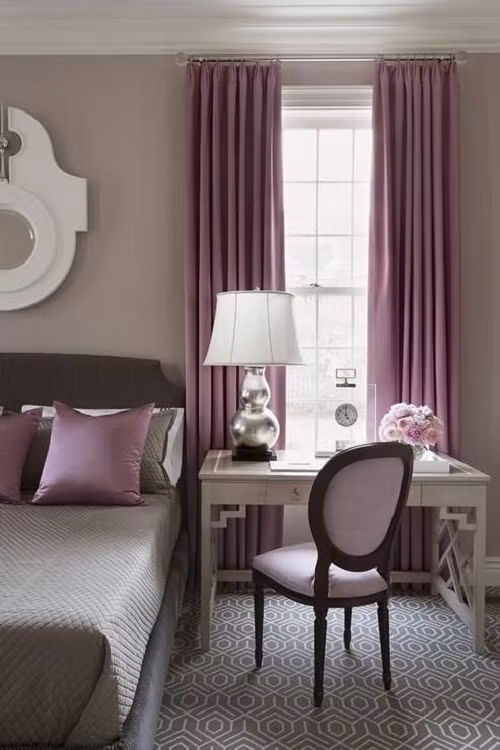 Chỉ cần thêm chiếc ghế xoay hay ghế có nệm ấm áp là đủ để không gian sống đẹp hơn, tiện nghi hơn.