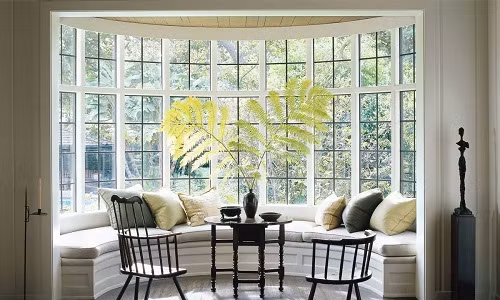 Thiết kế cửa sổ rộng phù hợp với biệt thự kiểu vòng cung. Ảnh: Vietdesigner.