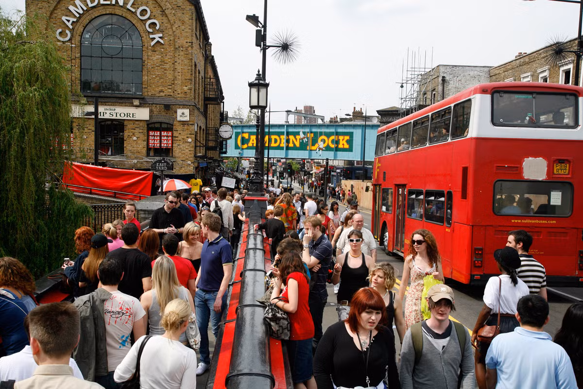 Hiện, khu chợ đang là điểm mua sắm không thể bỏ qua với mỗi du khách khi ghé qua Lndn. Ảnh: Evening Standard.