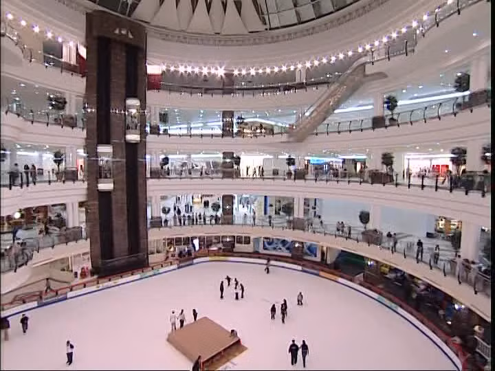 Doha là một trong những thiên đường mua sắm tại Qatar. Các mặt hàng miễn thuế có mặt ở khắp các trung tâm thương mại lớn như The Mall và the Royal Plaza, City Center, Landmark...Ảnh: Framepool.