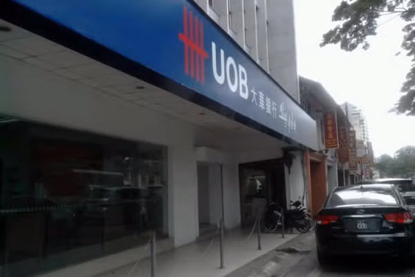 Đến nay, UOB đã có khoảng 500 chi nhánh và văn phòng tại 19 quốc gia và vùng lãnh thổ tại Châu Á Thái Bình Dương, Tây Âu và Bắc Mỹ. Ảnh: Kuching Directory.