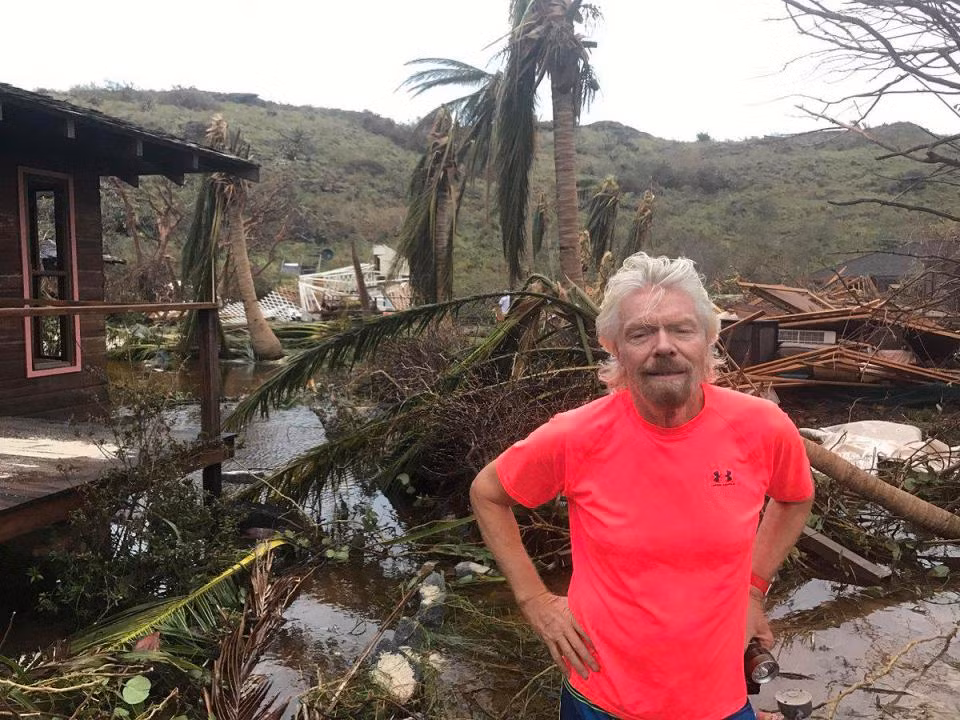 Thien duong cua "di nhan" Richard Branson tan hoang sau sieu bao Irma