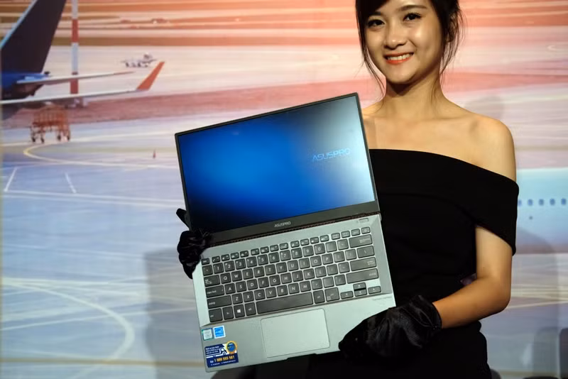 Asus ra 3 laptop moi mong nhe, pin lau tai Viet Nam