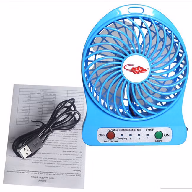 Nhiều chuyên gia khuyến cáo, những thiết bị chống nóng mini như tủ lạnh, quạt cầm tay… khá thuận tiện khi sử dụng song cổng USB cũng tạo ra nhiều lỗi khi người dùng gắn các thiết bị ngoại vi vào. Ảnh: Banbuonsieure.