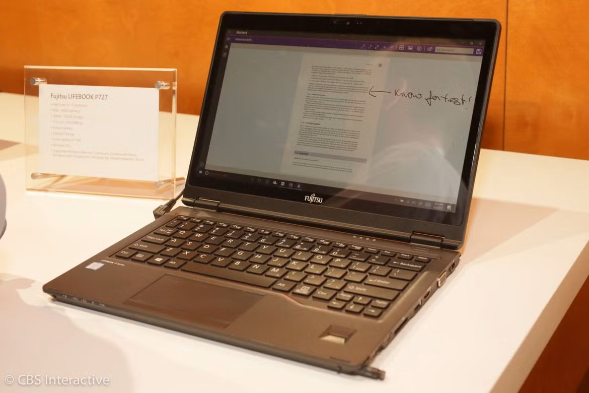 Fujitsu Lifebook P727: được trang bị màn hình 12,5 inch với khả năng gập 360 độ để sử dụng ở chế độ tablet. Thiết bị có độ dày 19 mm, nặng 1,3 kg. Máy còn được tích hợp bộ xử lý Intel Core i thế hệ thứ 7 cùng công nghệ sinh trắc học tĩnh mạch lòng bàn tay.