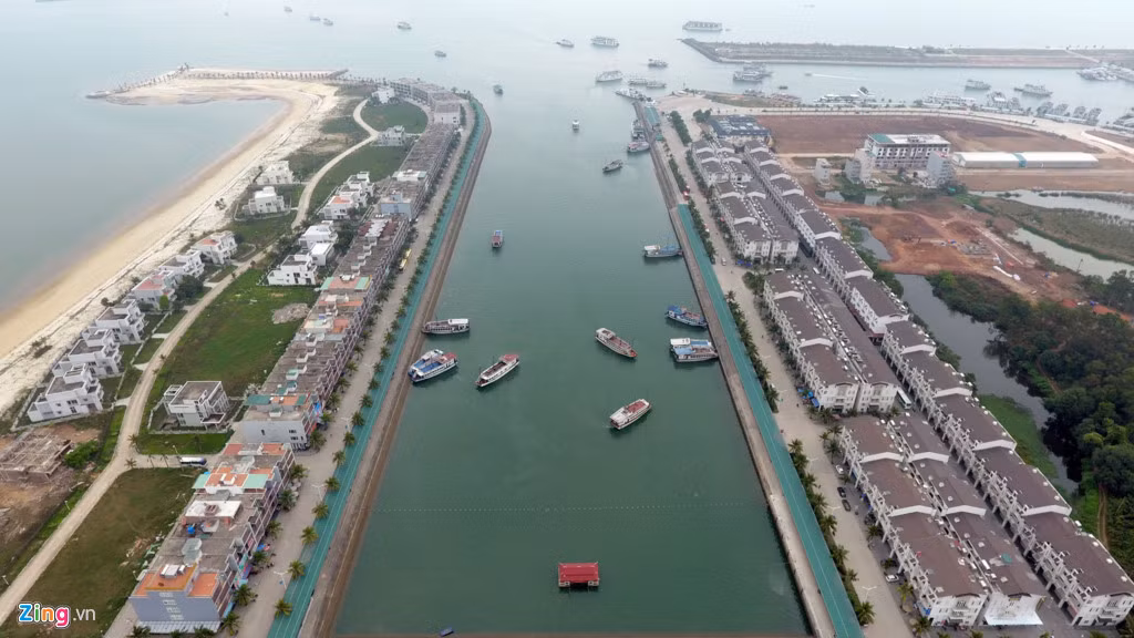 Trước đó, tập đoàn này đã 7 lần xin điều chỉnh quy hoạch khu du lịch giải trí Tuần Châu, và lần gần đây nhất là năm 2011 đã được chính quyền địa phương chấp thuận.