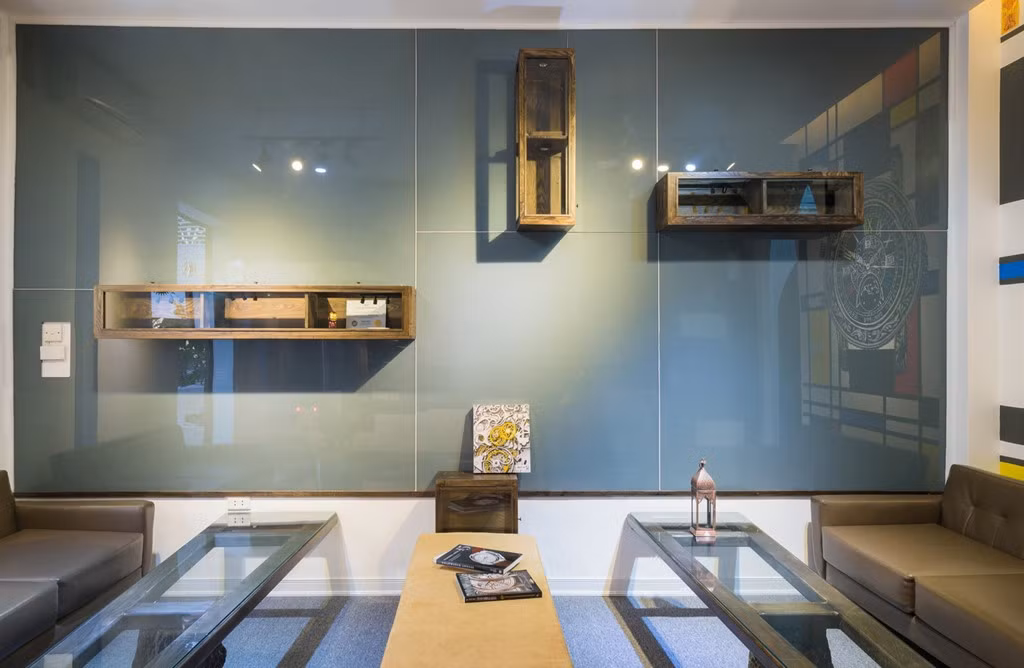 Phòng tư vấn sản phẩm mang lại cho khách mua hàng cảm giác sang trọng, phù hợp với mặt hàng mà showroom trưng bày.