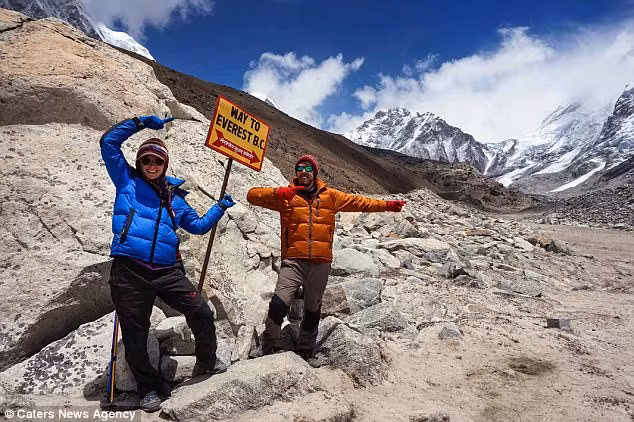 Trong suốt 23 ngày ở dãy Himalaya, anh đã nhiễm ký sinh trùng hệ tiêu hóa giardiasis. Do ảnh hưởng độ cao, các triệu chứng bệnh trở nên tồi tệ hơn, cơ thể cũng phản ứng lại thuốc men. “Tôi thực sự nghĩ rằng mình sẽ chết khi ở đó”, Jack kể lại. “Tôi cảm thấy lo lắng hơn khi nghĩ đến những trường hợp nhà leo núi trước đó từng chết vị bệnh tật. Ở bất kỳ nơi nào trên thế giới bạn đều có thể tìm thấy cơ sở chăm sóc y tế, ngoại trừ Himalaya”.