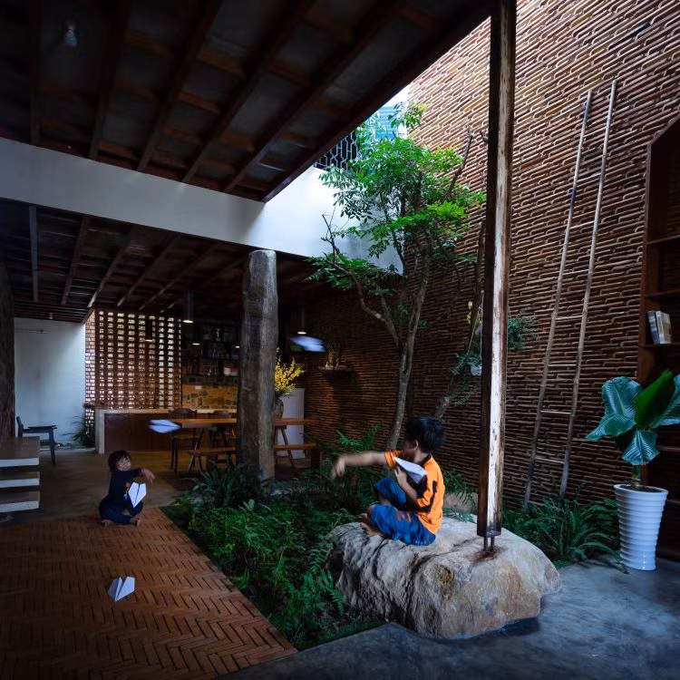 Không gian nô đùa cho bọn trẻ.