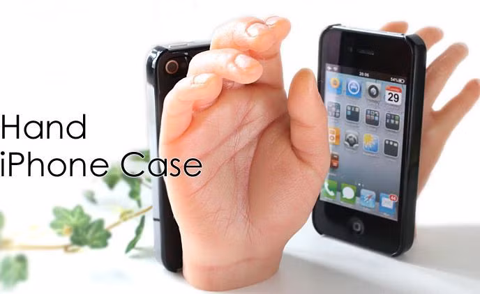 Ốp lưng bàn tay: Là phụ kiện được sản xuất cho dòng iPhone 4 và 5, chiếc ốp lưng này có gắn một bàn tay bằng cao su ở phía sau. Mục đích ban đầu của sản phẩm là giúp cho người dùng có thể cầm nắm điện thoại chắc hơn khi sử dụng. Tuy nhiên, việc phải cầm một bàn tay có vẻ khá ghê rợn.