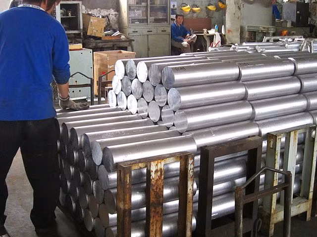 Trong đó, đáng lưu ý là tỷ phú Trung Quốc Liu Zhongtian có thể đã giấu tới gần 1 tấn nhôm tại một sa mạc của Mexico. Ước tính số nhôm này tương đương với 6% sản lượng nhôm hiện nay của thế giới, có giá trị khoảng 2 tỷ USD. Ảnh: Aluminium Insider.