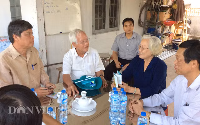 Sống đến tuổi thất thập, bà Bé đã kinh qua không biết bao nỗi khó nhọc để thành công trong nghề. Hiệu quả kinh tế với các mặt hàng có tính thị trường luôn là ưu tiên số một khi có người nhờ bà tư vấn. Hiện vườn lan Minh Dũng sở hữu diện tích 10.000m2 đất trồng, mỗi năm xuất bán hơn 10.000 cây giống. Sau các đợt xuất giống đi Khánh Hòa, Đà Nẵng, Ninh Bình… đợt giao 1.800 cây đi Tân Ninh hôm đầu tháng 6 là đơn hàng lớn cuối cùng của vườn Minh Dũng trong năm. Riêng tiền bán lan giống, bà Bé thu gần nửa tỷ mỗi năm.
