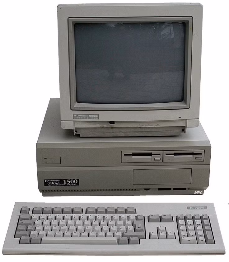 Những năm đầu 1990 là sự ra đời của nhiều thương hiệu máy tính như Amiga, Commodore, Atari, Sinclair, Amstrad. Ảnh: Printest.