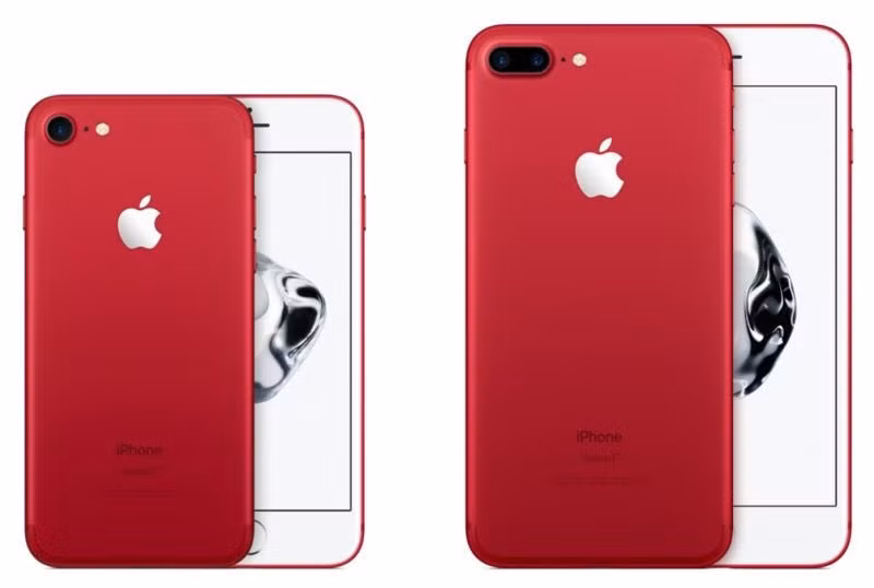Theo đó, khuyết điểm lớn nhất trên bộ đôi iPhone 7/iPhone 7 Plus màu đỏ là phần mặt trước màu trắng chưa thật sự hài hoài với màu đỏ. Đa phần các tín đồ công nghệ cho rằng mặt trước màu đen sẽ giúp iPhone 7 màu đỏ bắt mắt và ấn tượng hơn. Ảnh: Bgr.