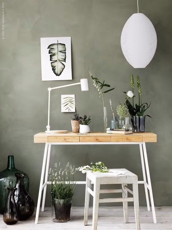 Sắp xếp một bàn làm việc xanh để tăng thúc đẩy óc sáng tạo và làm việc hiệu quả hơn.