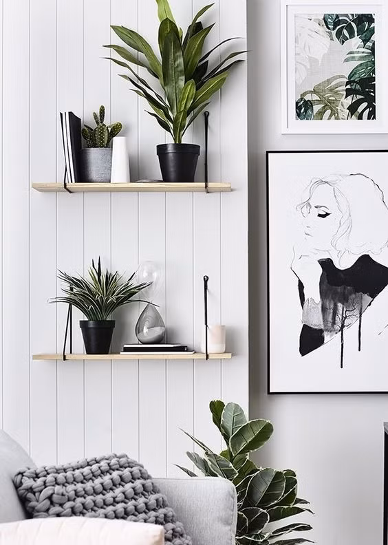 Trong những căn phòng có diện tích khiêm tốn, bạn có thể tự làm những chiếc kệ để đặt chậu cây cảnh của mình.