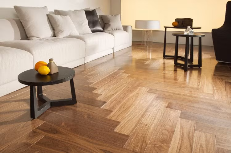 Bên cạnh thông tin về sản phẩm, khách hàng nên mua ở những địa chỉ đáng tin cậy. Nhiều đại lý tự phát giao bán hàng không rõ nguồn gốc, không rõ ràng về giá cả và đặc điểm của sản phẩm. Ảnh: Sangocongnghiep.