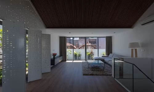  Căn hộ 90 m2 được thiết kế theo phong cách hiện đại với nội thất nhập khẩu.