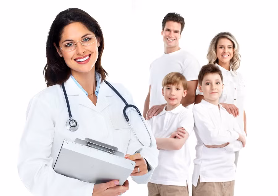 Bác sĩ gia đình chuyên điều trị các bệnh cấp và mãn tính. Họ đưa ra cách phòng bệnh cũng như kê đơn thuốc cho bệnh nhân. Mức lưng trung bình là 191.120 USD/năm. Ảnh: Health.
