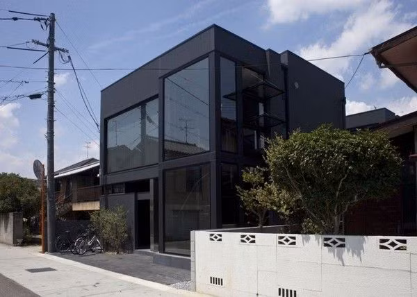 Là màu tối nhất nhưng màu đen không có nghĩa luôn mang đến điều xấu. Ảnh: Homedit.