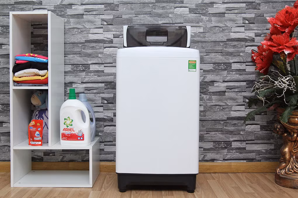 Máy giặt Sharp ES-S700EV có thiết kế đẹp với thân máy vuông vắn tạo dáng vẻ hiện đại và sang trọng. Ảnh: Điện máy xanh.