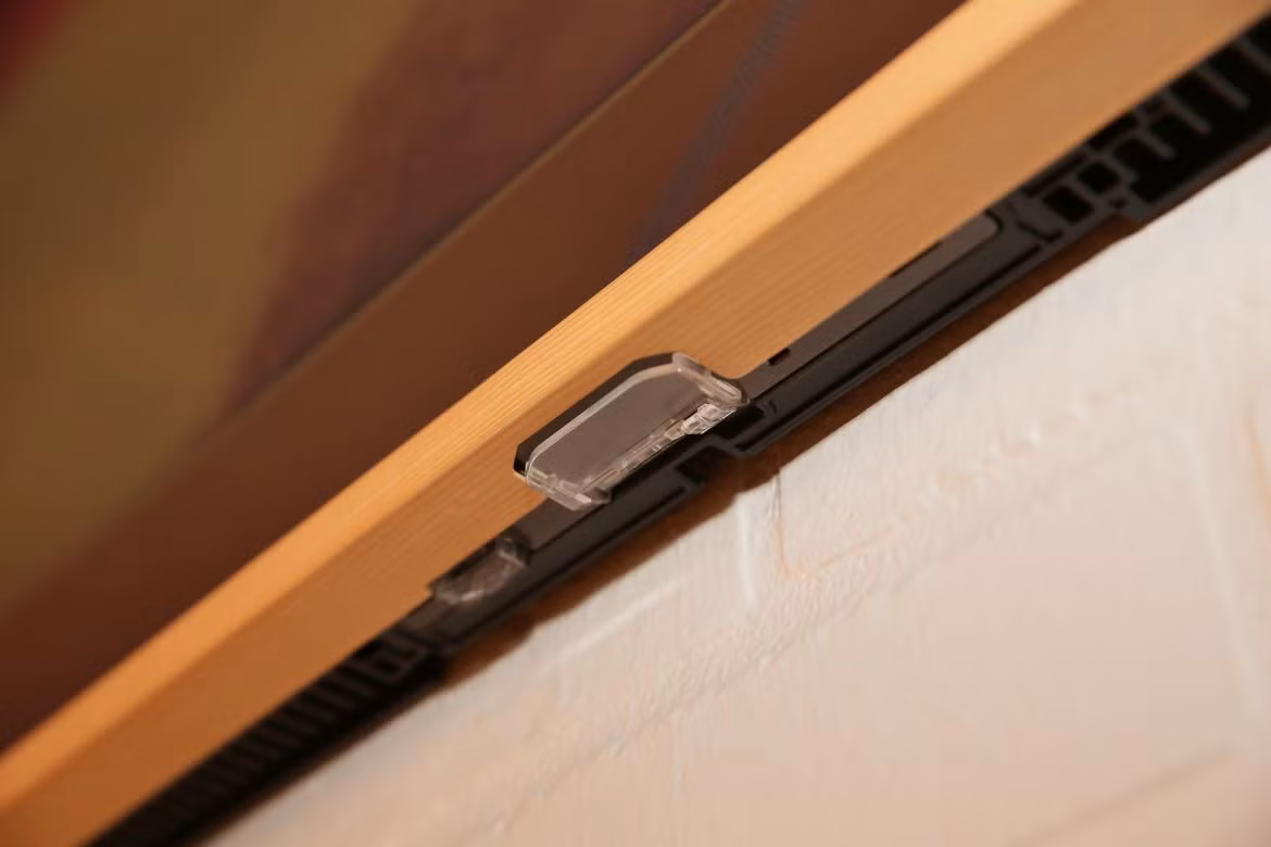 Để cảm nhận được trong phòng có người, The Frame được trang bị một sensor cảm ứng chuyển động.